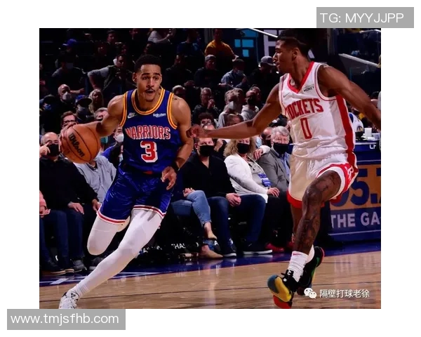 老鹰进攻体系解析：策略创新与战术灵活性在现代篮球中的应用